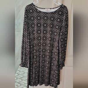 Loft Outlet Long sleeve black and white dress, Large. NWT.